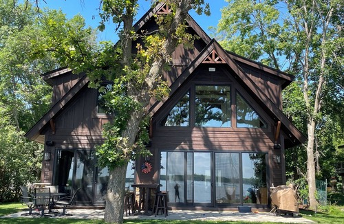 Independence Cabin | Beautiful, newly custom built, lake-front cabin on Lake Independence.