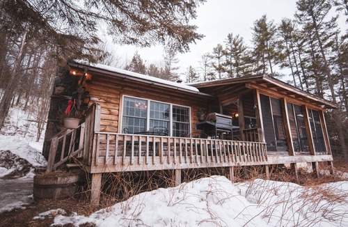 Lyman House | Beautiful Private Large Cabin Overlooking Ogontz Lake in Ogontz Resort