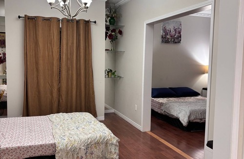 Mount Pleasant House | Beautiful Queen Room