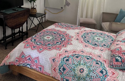 Espanola Apartment | Beautiful remodeled 1 br 1 ba casita in the south side of Espanola.