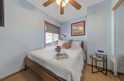 Bottineau Apartment | Beautiful retreat 3.0mi to downtown, MOA, MSP