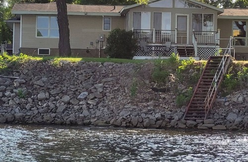 La Crosse House | Beautiful Riverfront Home near Celebrations. Excellent eagle viewing!