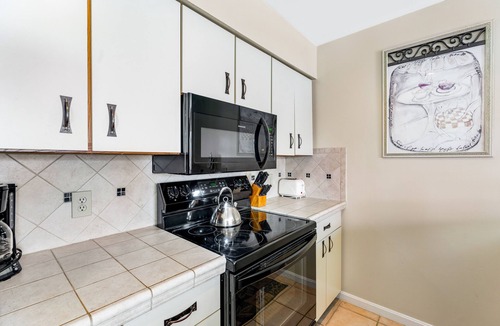 Stowe Area Condo | Beautiful Stowe getaway w/shared pool/hot tub, balcony & wood-burning fireplace