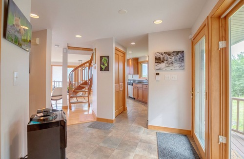 Easton Cabin | Beautiful Views! Next to Cannon Mountain & Franconia Notch.