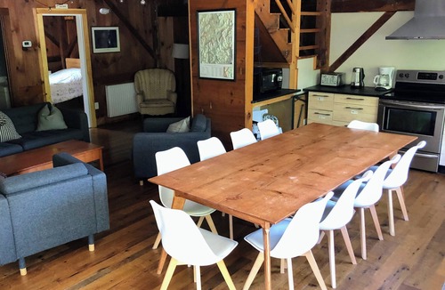 Woodstock Cabin | Beautiful White Mountain Lodge on Mirror Lake, Hot Tub, Dog Friendly, 6 Bedrooms