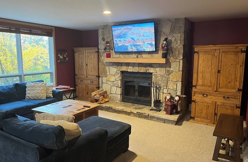 West Dover Condo | Beautifully Renovated Condo True Ski-on/Ski-off convenience