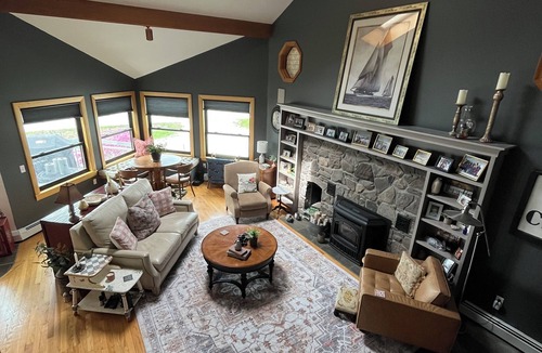 Alburg Bed & Breakfast | Bed & Breakfast on Lake ChamplainnTwo private rooms in a lake front retreat!