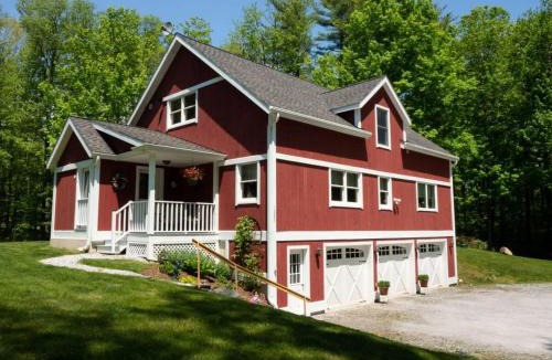 New Marlborough House | Berkshire Vacation Rentals: Peaceful Post and Beam Loft Sleeps 9