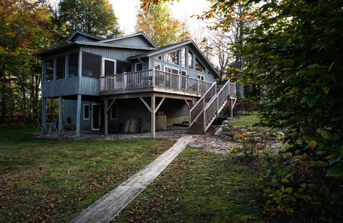 Becket House | Berkshire Vacation Rentals: Beautiful Lakeside Cabin