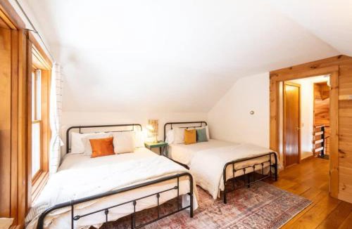 Becket House | Berkshire Vacation Rentals: Private Cabin On Over 12 Acres Of Woods