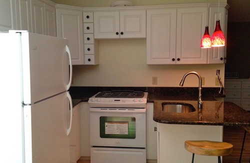 Lanesborough House | Berkshire Village Carriage House - Super Private!