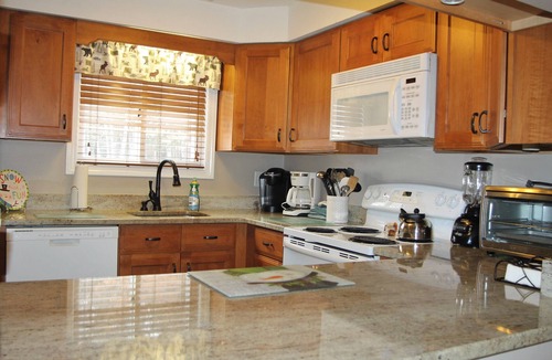 North Woodstock Condo | Best Appointed Condo Alpine Village Sleeps 12, Tennis, health club, pool hot tub