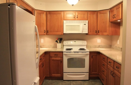 North Woodstock Condo | Best Appointed Condo Alpine Village Sleeps 12, Tennis, health club, pool hot tub