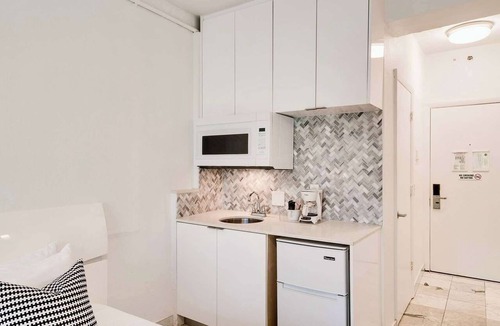 Flamingo/Lummus Condo | Best Beach Location | Wi-Fi, TV & Amenities