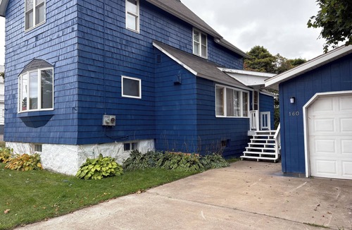 Mohawk House | Best location in the Keewenaw!