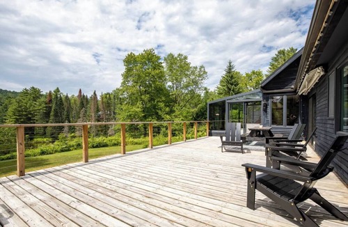 Moscow House | Best Location! Mountain Retreat on 7 Acres w/Pond