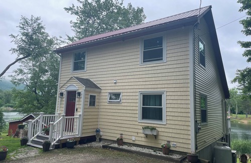 North Adams House | Best of the Berkshires with Mt. Views, Museums, Paddling, Hiking & On the Water!