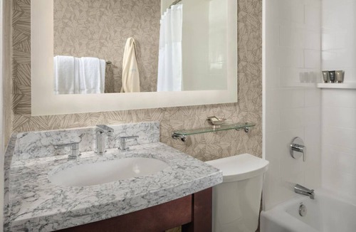 Central Mission Beach Hostel | Best Value, Quality Stay! 2 Relaxing Units, Free Parking, Near Mission Beach