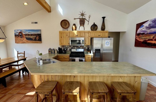 Moab South Valley House | Best Views in Moab | Pool & Hot Tub I Garage & Trailer Parking I Pet Friendly