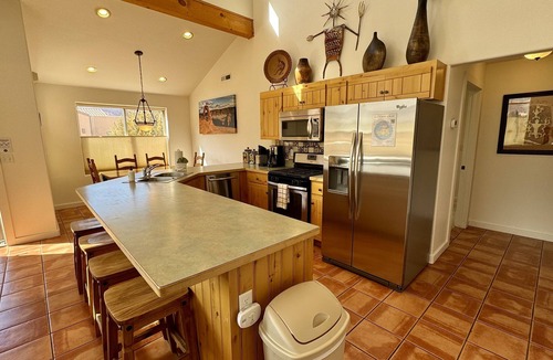 Moab South Valley House | Best Views in Moab | Pool & Hot Tub I Garage & Trailer Parking I Pet Friendly