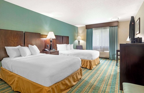 Pittsfield Hotel | Best Western Plus Berkshire Hills Inn & Suites