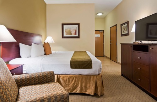 East Las Vegas Hotel | Best Western Plus Montezuma Inn & Suites
