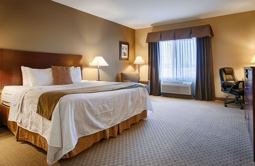 East Las Vegas Hotel | Best Western Plus Montezuma Inn & Suites