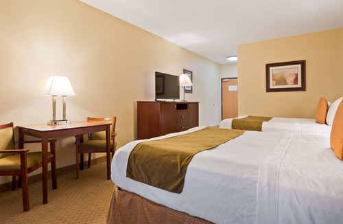 East Las Vegas Hotel | Best Western Plus Montezuma Inn & Suites