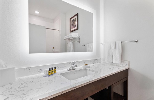 New Richmond Hotel | Best Western Plus New Richmond Inn & Suites