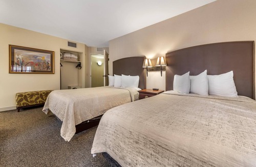 Downtown Minneapolis Hotel | Best Western Plus The Normandy Inn & Suites