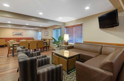 South Burlington Hotel | Best Western Plus Windjammer Inn & Conference Center