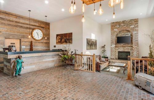 Hines Hotel | Best Western Rory & Ryan Inns