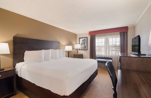 Canton Hotel | Best Western University Inn