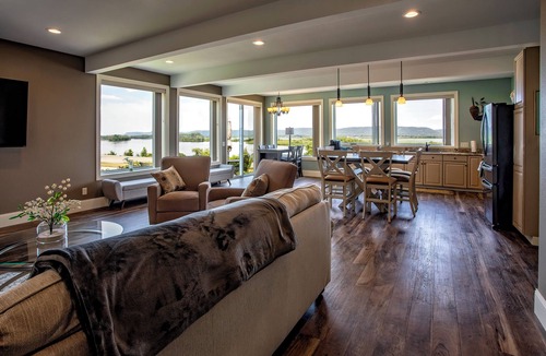 Minneiska House | Big River Escape Grandview Manse