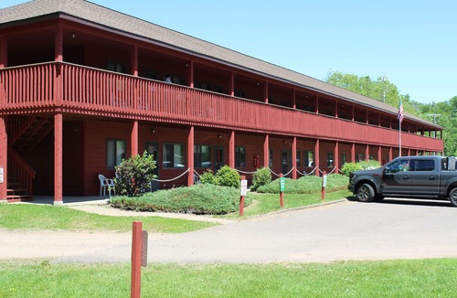 Webster Condo | Big Yellow lake Condo with Dock, Lake Front
