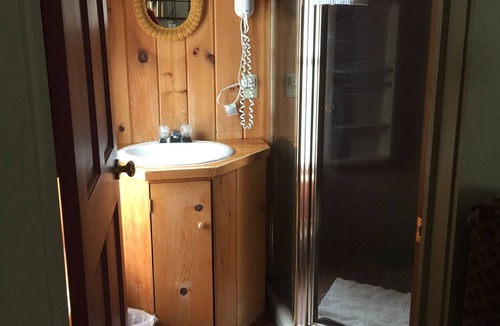 Richford Hotel | Black Lantern Inn