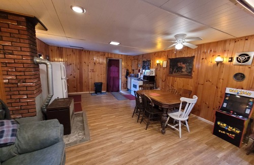 Viola Cabin | Blakley Hobbit Large Cabin
