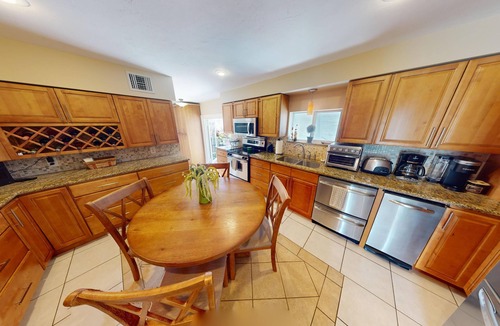 Big Coppitt Key House | Blue Gem - Waterfront Luxury - Tiki Bar - Pool - Boat Dock - 4BD/3Bath