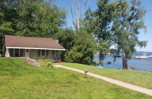 Plattsburgh House | Blueberry Cottage Lake Champlain