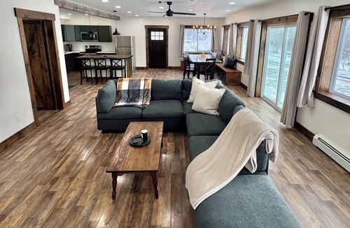 West Danville House | Brand New 4 Bedroom Lake House/Farm House