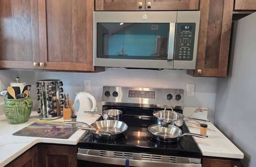 Somerset House | Brand-new 4BR, Entire Home, Sleeps 10