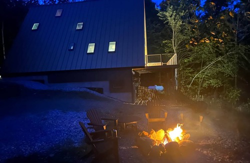 Ludlow House | Brand new Aframe btw Okemo and Killington with a dock on Lake Rescue