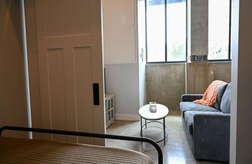 Historic Southwest Apartment | Brand New Urban Loft Free Parking Close To Mayo