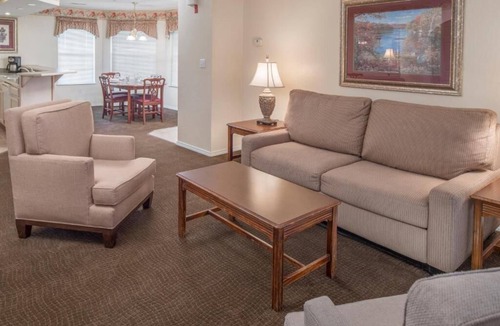 Table Rock Villa | Branson | Easy Lake Retreat | Pool + Lake