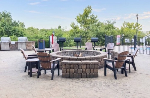 Table Rock Apartment | Branson | Pool & Mountains | Scenic Ozark Stay