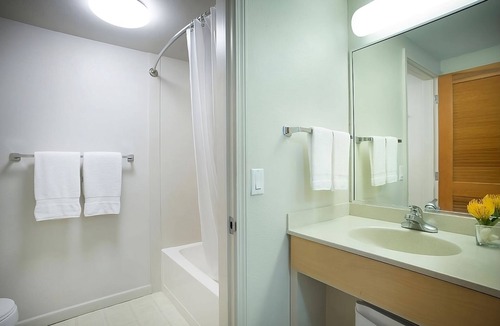 Kahului Apartment | Breathtaking Ocean View Unit, Pool, Close to the Beach and Attractions