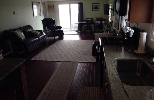 Henderson Cottage | Breathtaking views- Updated 3-Bedroom Cottage Lake Ontario sunrise to sunset