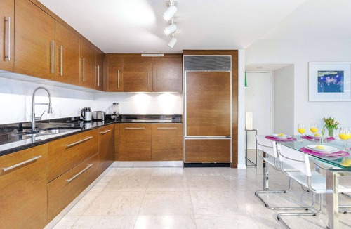 Downtown Miami Apartment | Brickell Open-Concept Suite | Walk to Riverwalk