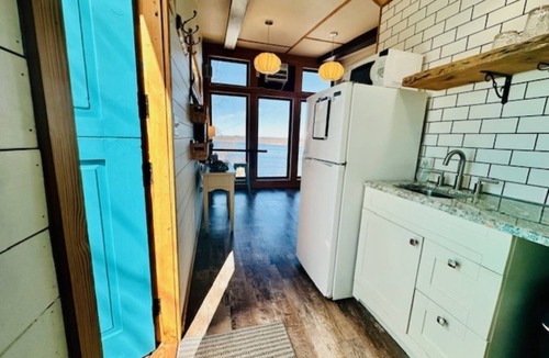 Lake City House | Bright and airy tiny home close to quaint river towns!