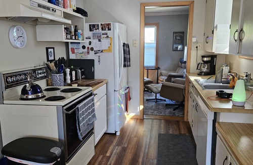 St. Louis Park House | Bright comfortable home in quiet neighborhood. Excellent Twin Cities location.